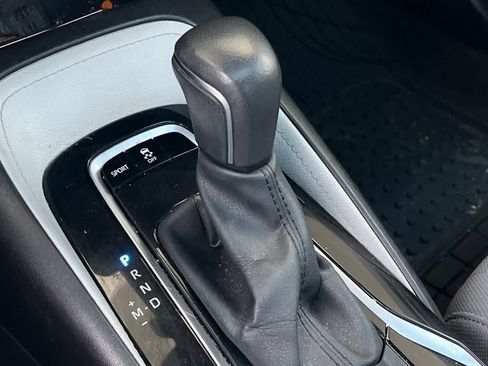 Used 2020 Toyota Corolla SE w/ SE Premium Package FWD image 22