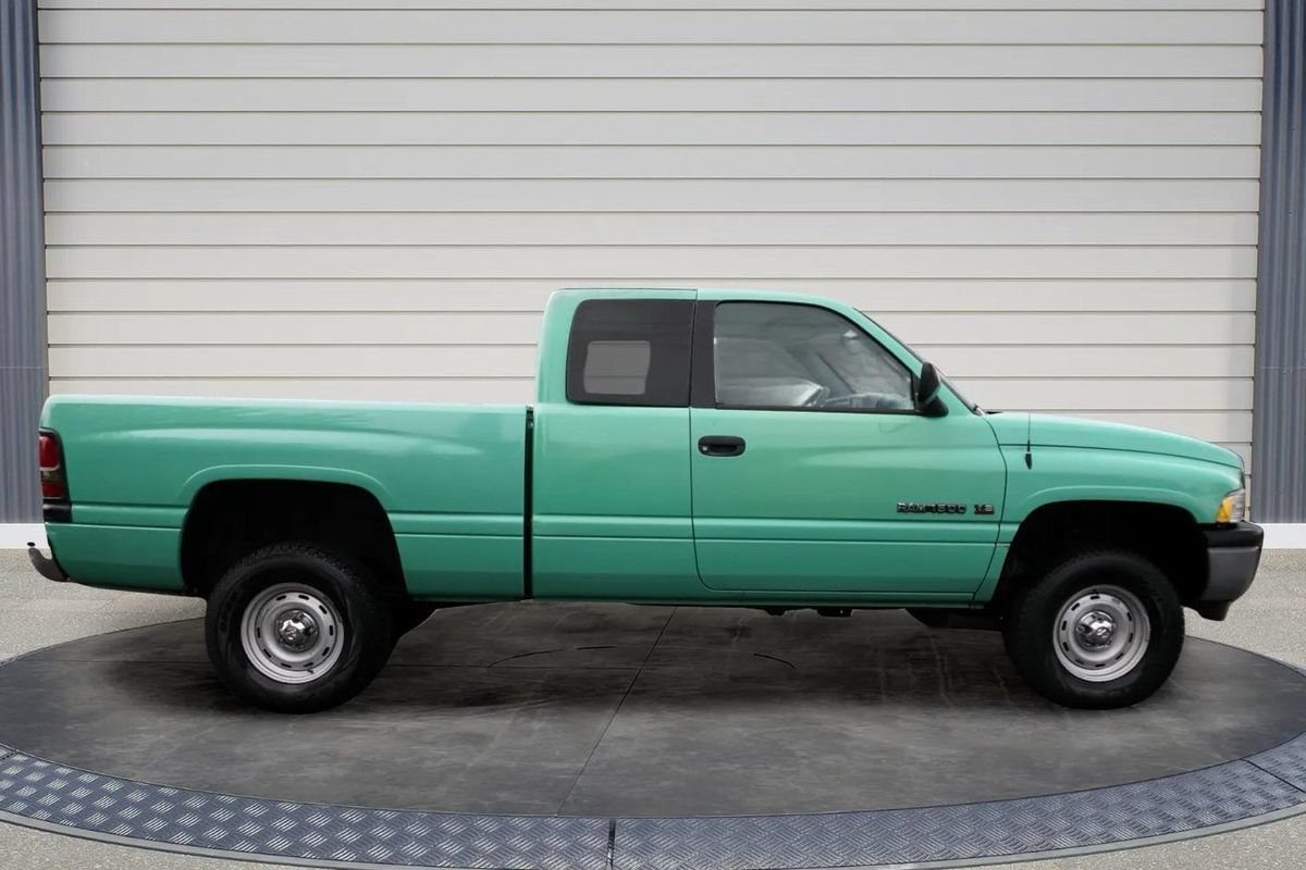 Used 1997 Dodge Ram 1500 Truck 4x4 Club Cab image 8
