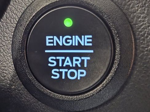 Used 2022 Ford Escape Titanium image 43