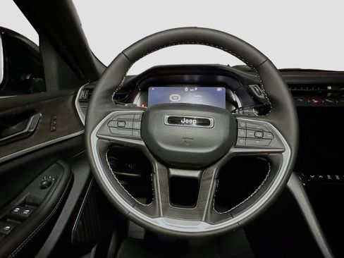 New 2026 Jeep Grand Cherokee Limited AWD/4WD image 8