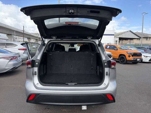 Used 2023 Toyota Highlander L FWD image 19
