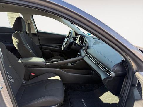Certified 2023 Hyundai Elantra SEL image 15