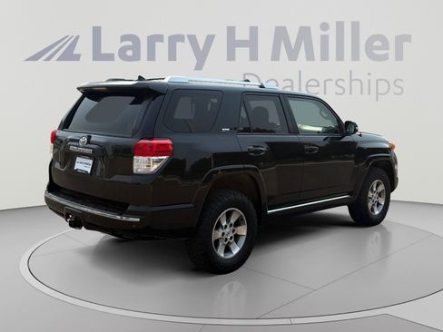 Used 2010 Toyota 4Runner SR5 AWD/4WD image 5