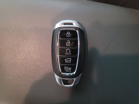 Used 2022 Hyundai Elantra SEL image 32