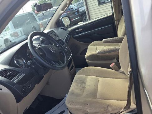 Used 2015 Dodge Grand Caravan American Value Package image 9