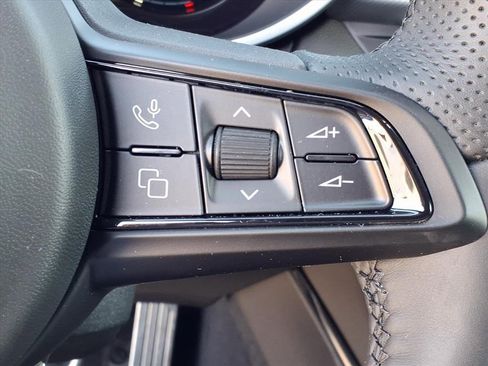 New 2026 Alfa Romeo Stelvio Sprint w/ Convenience Package image 22