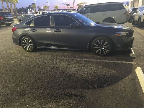 Used 2022 Honda Civic EX image 2