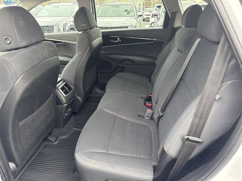 Used 2018 Kia Sorento LX image 14