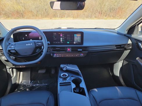 Used 2025 Kia EV6 Light AWD/4WD image 18