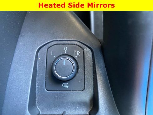 Used 2024 Volkswagen Jetta SE w/ Panoramic Sunroof Package FWD image 18