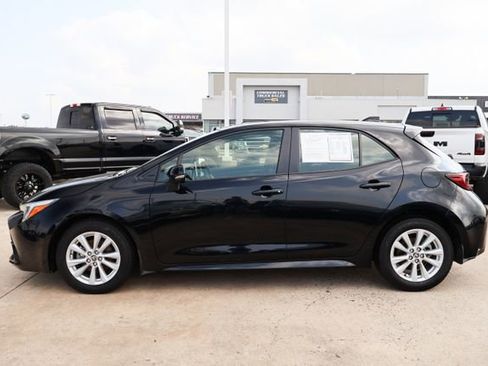 Used 2025 Toyota Corolla SE image 4