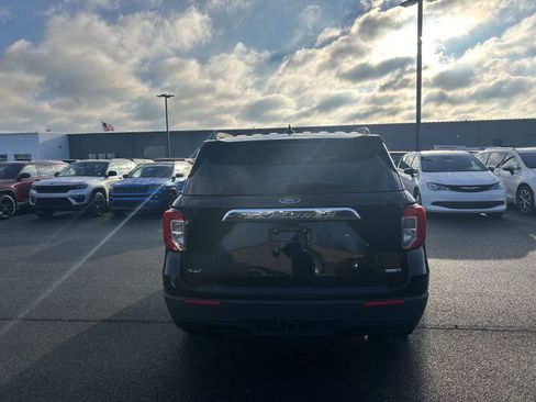 Used 2020 Ford Explorer XLT w/ Class III Trailer Tow Package image 7