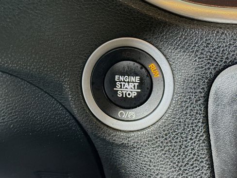 Used 2019 Dodge Charger SXT w/ Leather Interior Group image 21