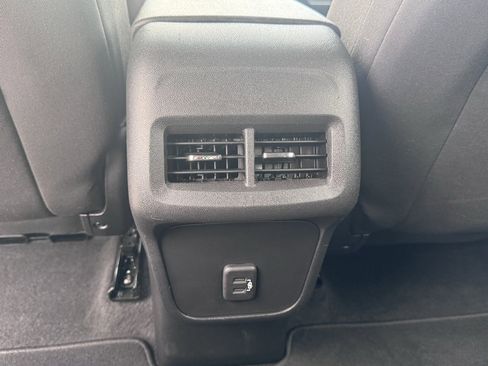 Used 2020 Chevrolet Equinox LT image 17