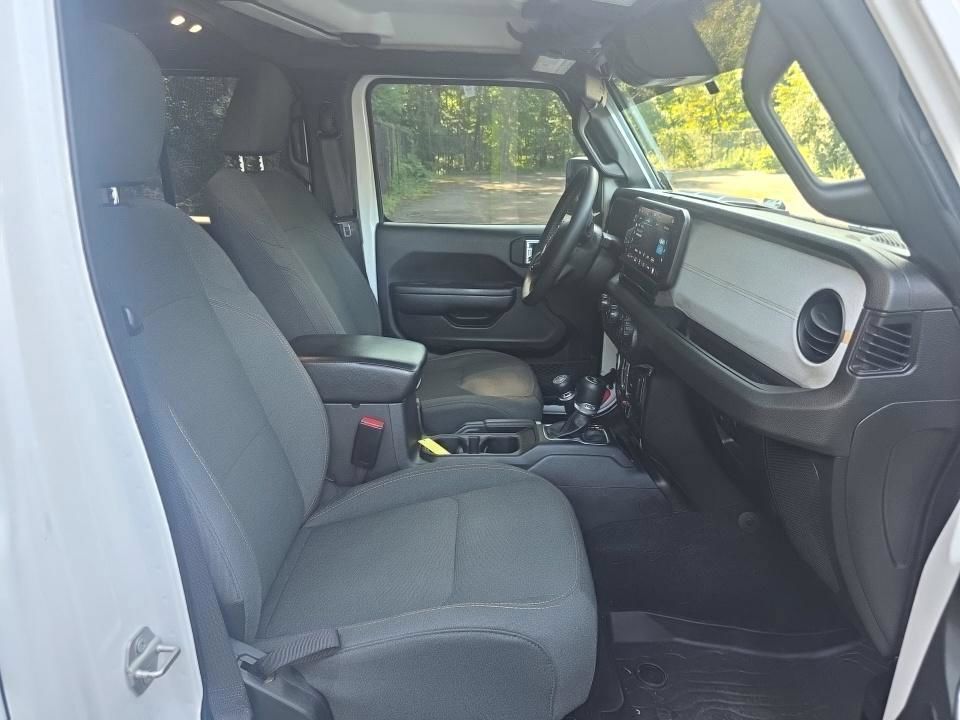 Used 2024 Jeep Wrangler Unlimited AWD/4WD image 19