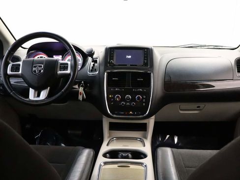 Used 2013 Dodge Grand Caravan SXT w/ Rear Park Assist Pkg image 15