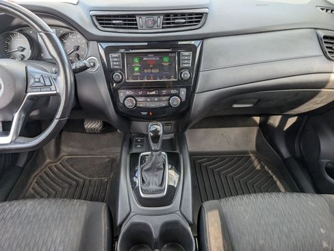 Used 2019 Nissan Rogue SV w/ Sun & Sound Touring Package AWD/4WD image 7