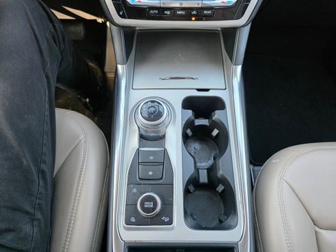 Used 2023 Ford Explorer XLT w/ Equipment Group 202A AWD/4WD image 13