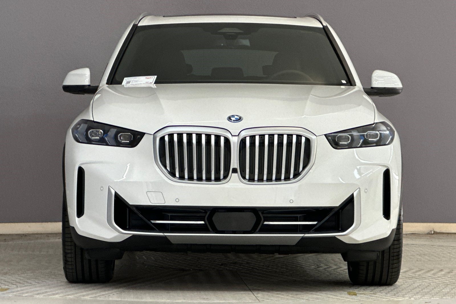 New 2026 BMW X5 xDrive50e w/ Premium Package AWD/4WD image 5