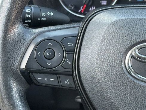 Used 2020 Toyota RAV4 XLE image 12