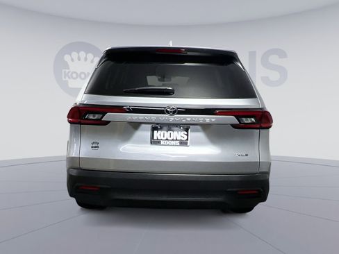 Used 2025 Toyota Grand Highlander FWD image 10