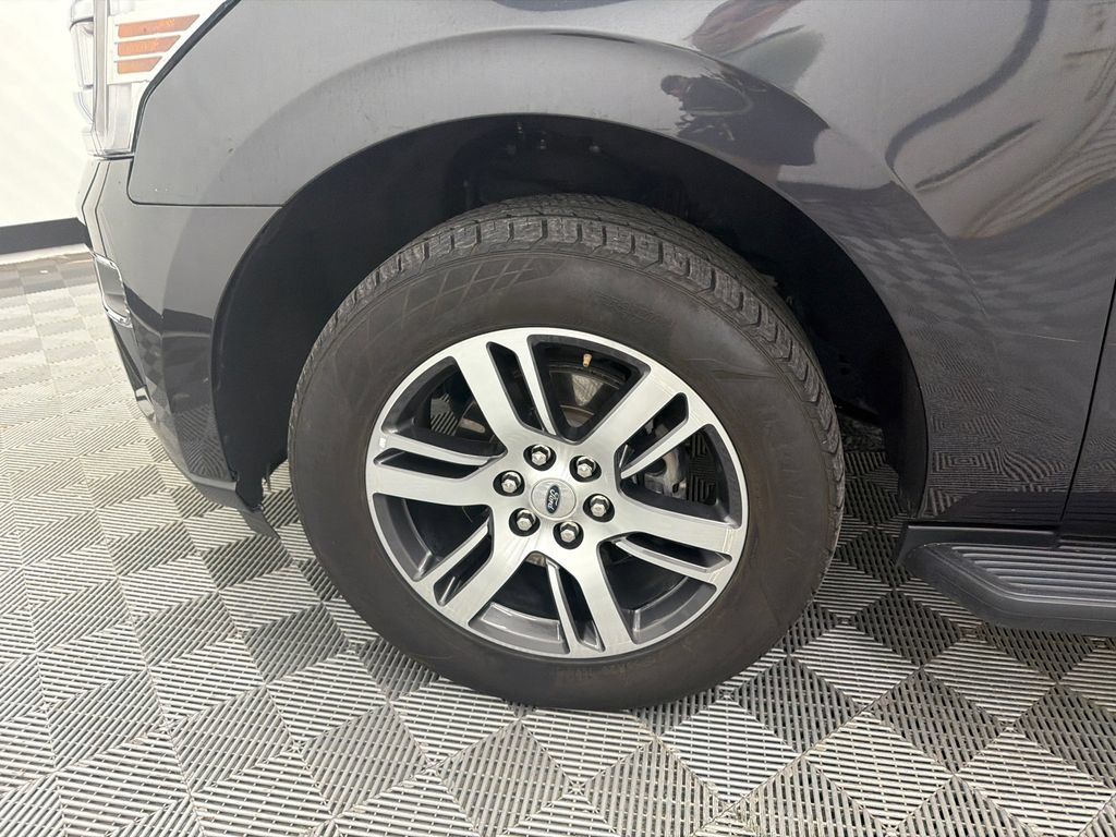 Used 2024 Ford Expedition Max Limited RWD image 13