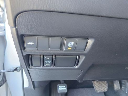 Used 2021 Nissan Armada SL w/ Captain's Chairs Package image 19