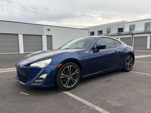 Used 2015 Scion FR-S RWD image 3