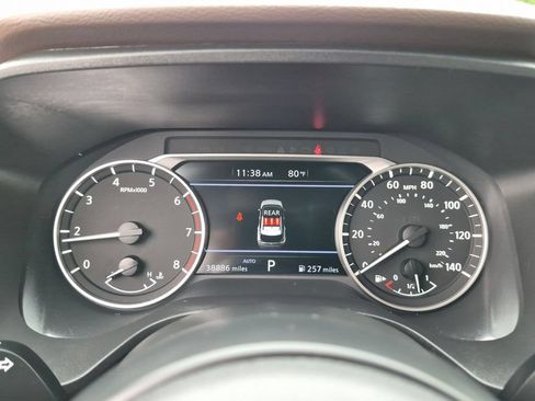 Used 2023 Nissan Rogue S AWD/4WD image 10