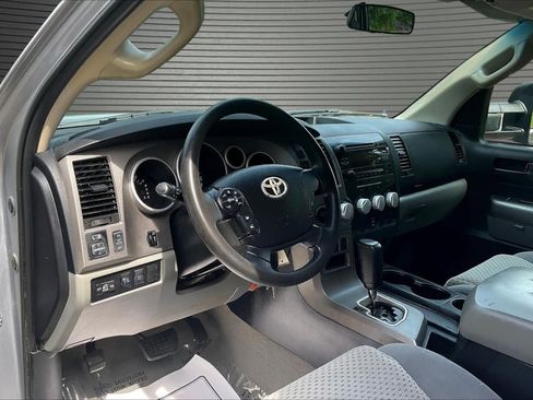 Used 2010 Toyota Tundra 4x4 Double Cab image 17