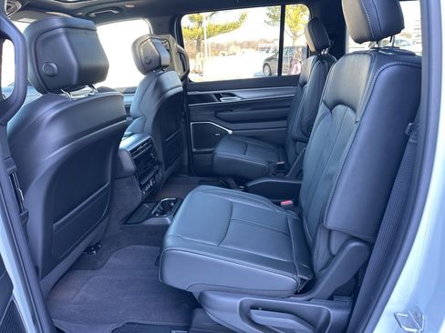 New 2026 Jeep Grand Wagoneer image 42