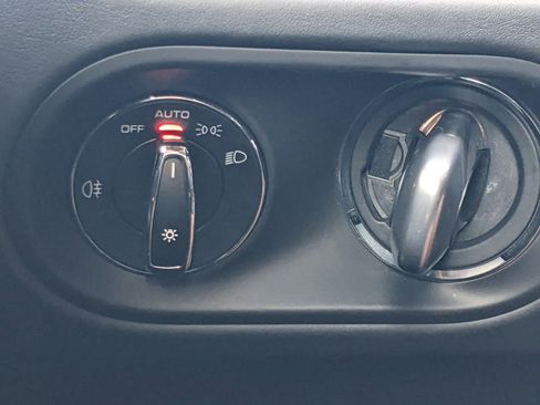 Used 2023 Porsche Macan Turbo image 30