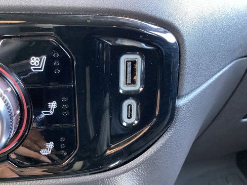 Used 2024 GMC Sierra 1500 SLT image 26