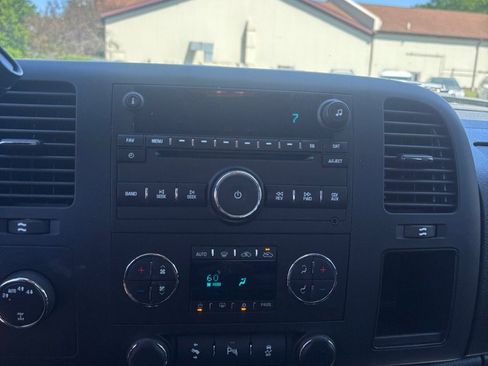 Used 2011 GMC Sierra 1500 SLE w/ Power Tech Package AWD/4WD image 17
