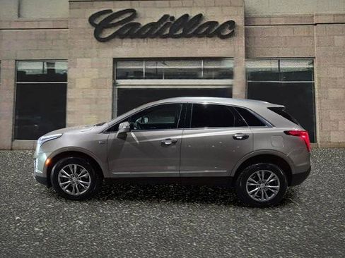 Used 2022 Cadillac XT5 Premium Luxury image 2