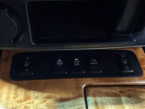Used 2014 Nissan Armada Platinum w/ Platinum Reserve Package AWD/4WD image 29