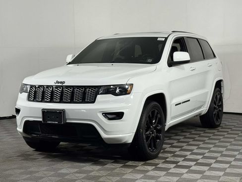 Used 2021 Jeep Grand Cherokee Laredo X AWD/4WD image 7