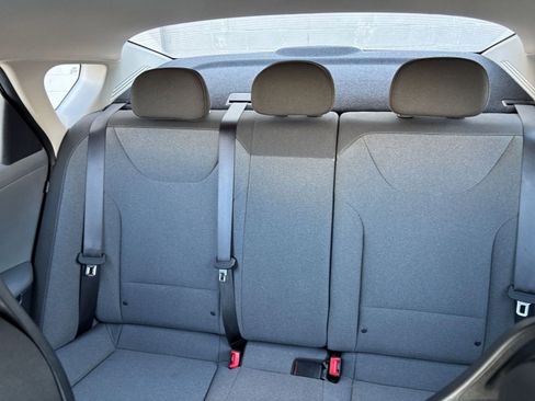 Used 2025 Kia K4 FWD image 36