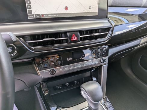 Certified 2025 Kia Seltos S AWD/4WD image 24