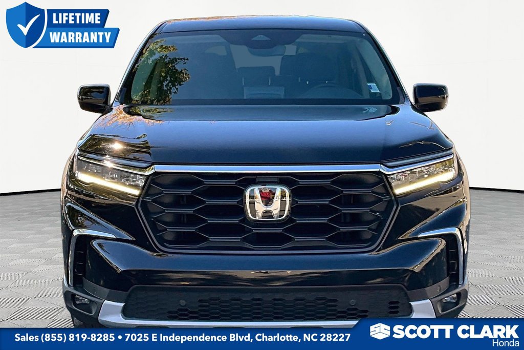 Used 2025 Honda Pilot EX-L image 2