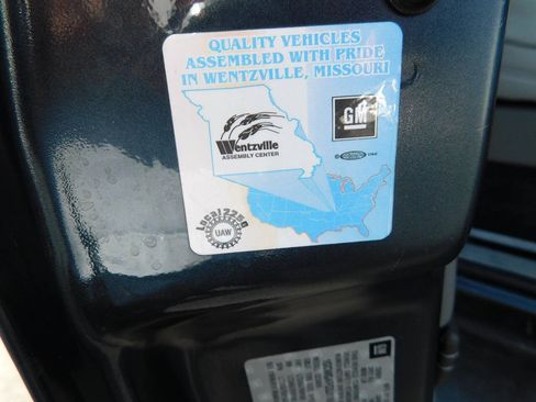 Used 2018 Chevrolet Express 2500 w/ Enhanced Convenience Package RWD image 47