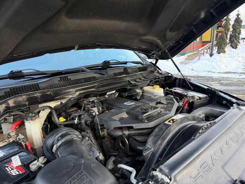 Used 2018 RAM 3500 Laramie image 21