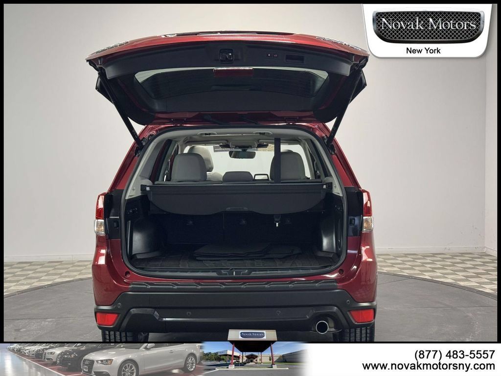 Used 2022 Subaru Forester Limited AWD/4WD image 9