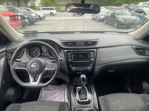 Used 2018 Nissan Rogue SV AWD/4WD image 24