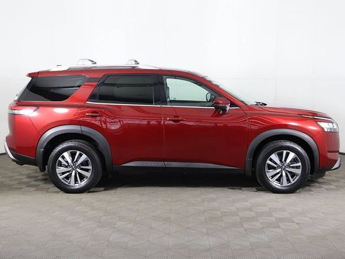 Used 2023 Nissan Pathfinder SL w/ Black Appearance Package AWD/4WD image 20