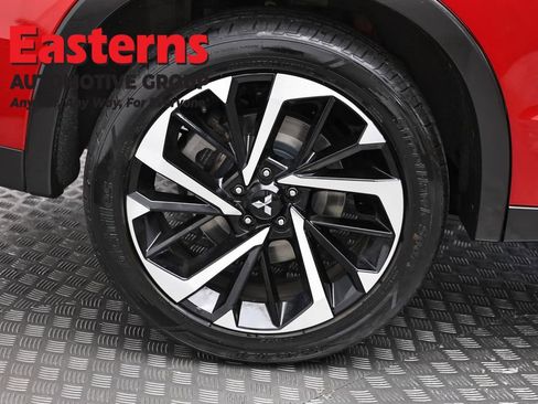 Used 2024 Mitsubishi Outlander SE AWD/4WD image 30