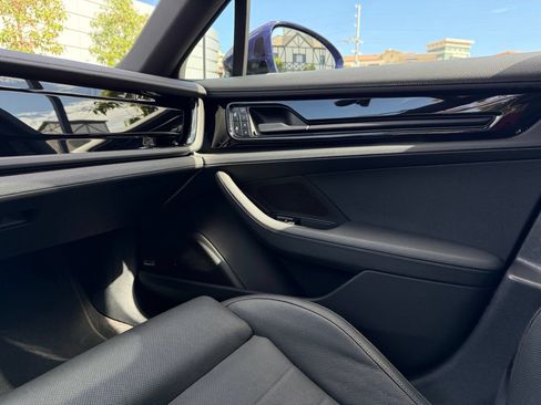 Used 2026 Porsche Panamera image 23