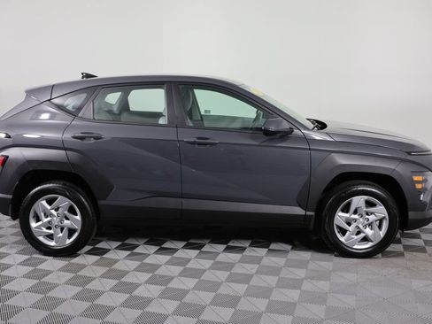 Used 2024 Hyundai Kona SE AWD/4WD image 9