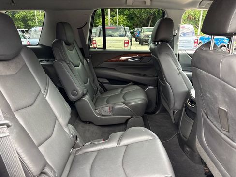Used 2018 Cadillac Escalade 2WD image 30
