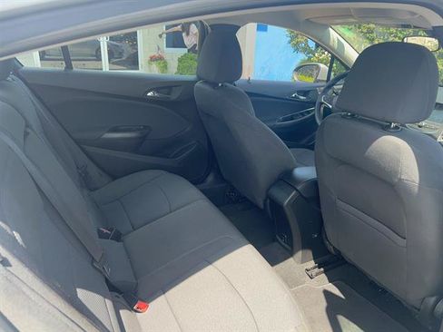 Used 2018 Chevrolet Cruze LT w/ Convenience Package FWD image 15